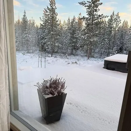 Unique Log House With A Hot Tub Cozy Log * Rovaniemi