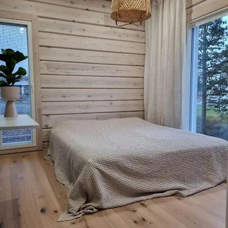 בית נופש Unique Log House With A Hot Tub Cozy Log *