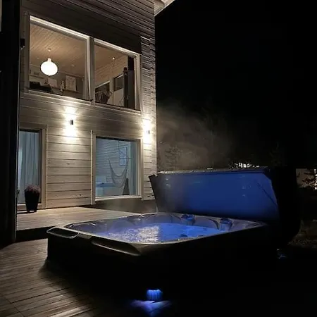 Unique Log House With A Hot Tub Cozy Log Loma-asunnot Rovaniemi